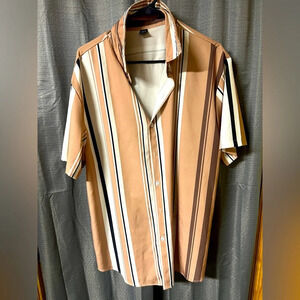 Men's Size XXL Tan Stripped Short Sleeve Button Down Shirt